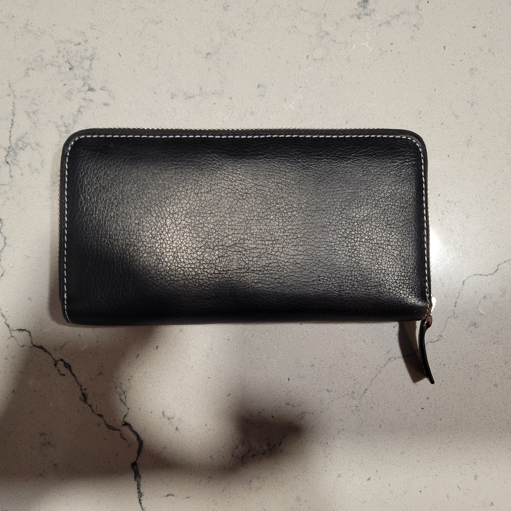 Roots Black Leather Zippered Wallet - Picture 5 of 6